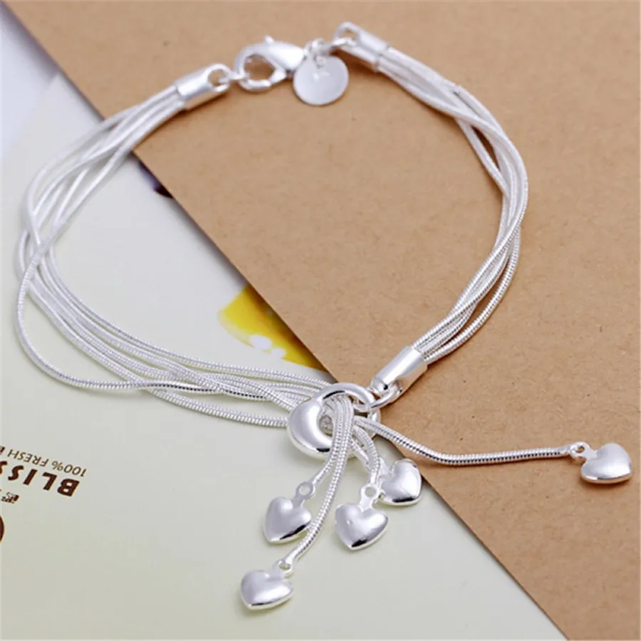 

Exquisite heart-shaped silver color bracelets new listings high -quality fashion jewelry Christmas gifts