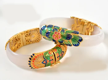 

Beautifully Adjustable Natural White Chalcedony Bracelet 54mm-62mm Inlaid Cloisonne Peacock Flower Bracelet Fine Jewelry Gift