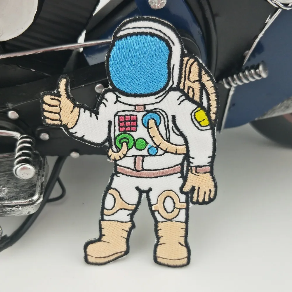 T170404 (4)Custom New style Cartoon embroidery design Astronaut cosmonaut spaceman retro embroidered applique iron on patch 