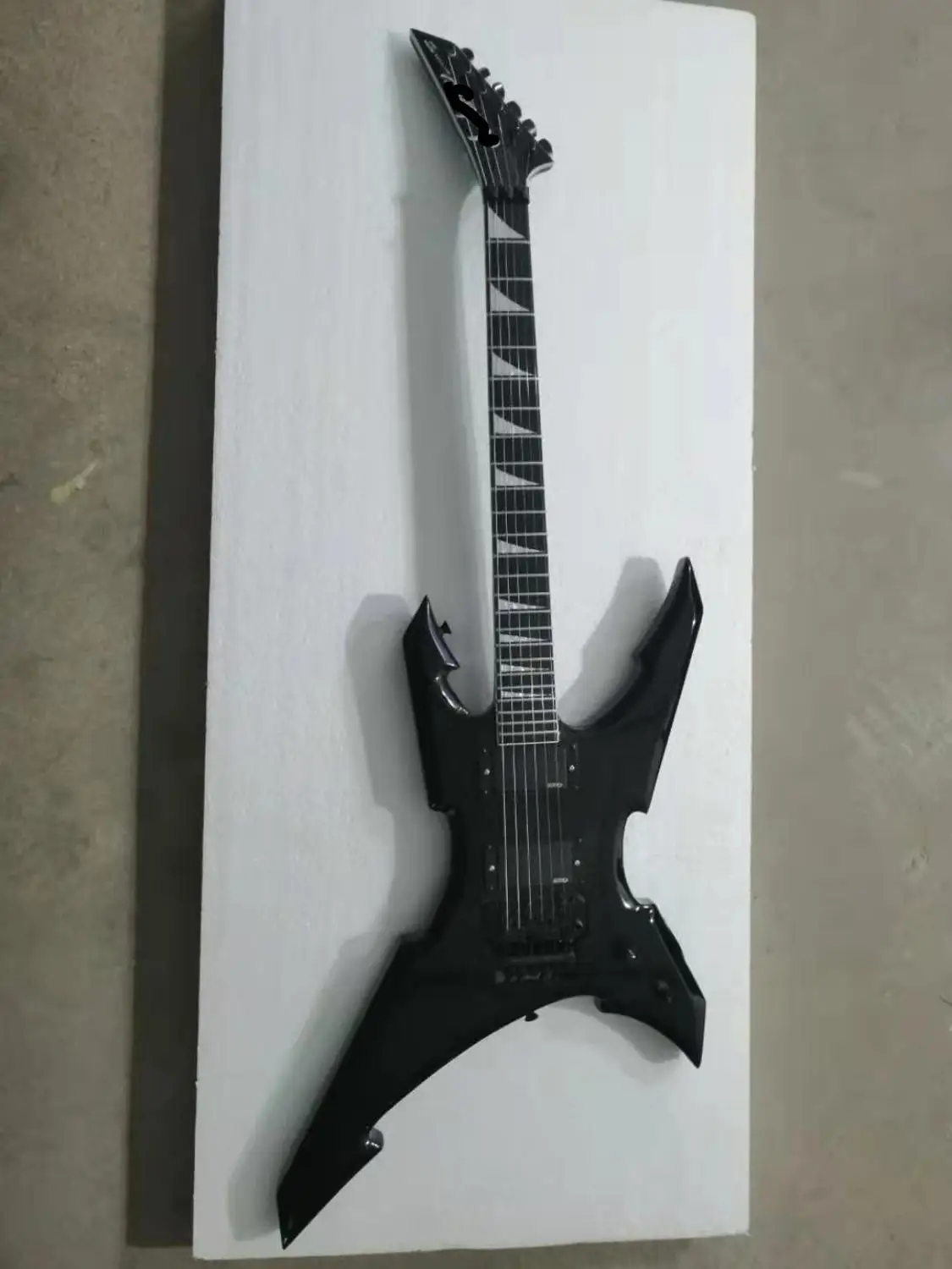 

Factory custom JACKSON electric guitar with rosewood fingerboard HH Pickups Black hardwares.customized!Y-5
