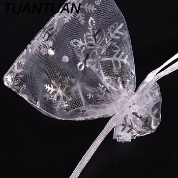 

100 PCS 7*9cm White with Silver Snowflake Stationery Holder New Christmas Gift Pouches Organza Bags Wedding Favour