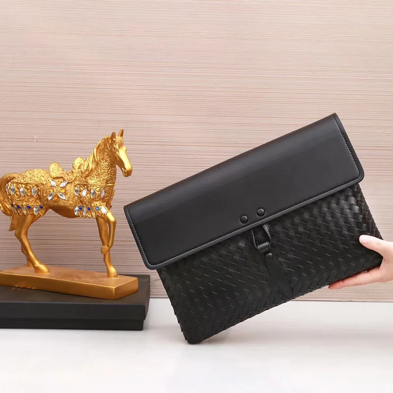 761079067588318171_
