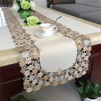 

Small daisy pattern Elegant Embroidery Table Runner Pastoral Fabric Tea tablecloth, Luxury Table mat table Cover for decoration