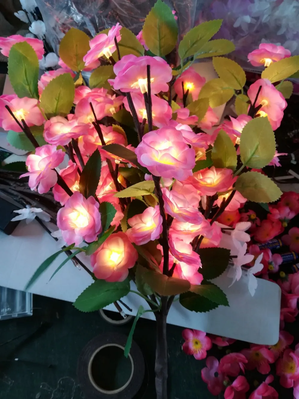 Livraison gratuite LED fleur Mini Rose fleur branche lumière 20 'avec 48 LED Plus vert feuille