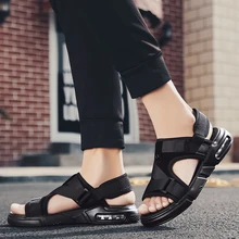 Новые мужские сандалии; Мужская обувь; легкие дышащие Нескользящие уличные сандалии; пляжная обувь в римском стиле; Мужская прогулочная обувь