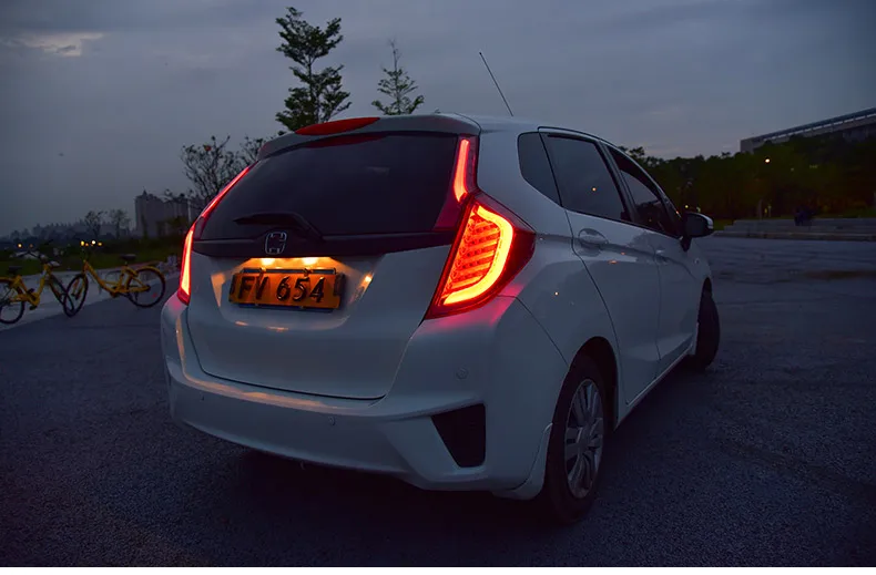D_YL стайлинга автомобилей для Honda Fit задние фонари- Honda Fit светодиодный задний фонарь DRL+ тормоз+ Парк+ сигнал светодиодный свет