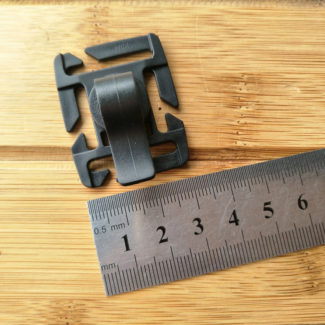 

Drink Tube Clip Gear Water Pipe Hose Clamp Backpack Molle Carabiner Tactical Buckle Hydration Bladder EDC camping equipment