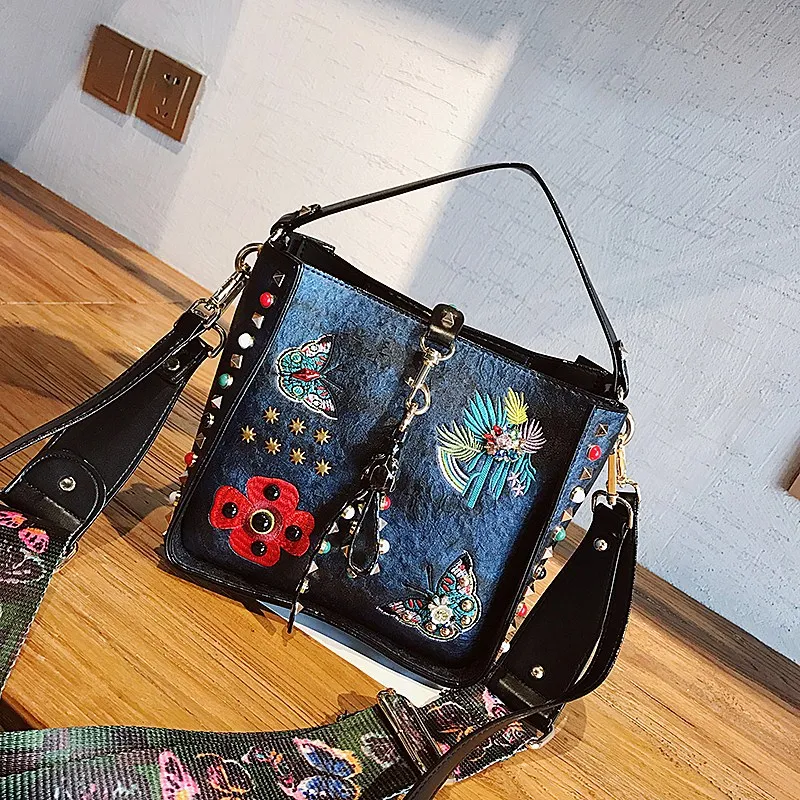 

BENVICHED Ladies' pu Mother bag 2019 fashion rivet Embroidery handbag Wide shoulder straps single shoulder bag Bucket bag c290