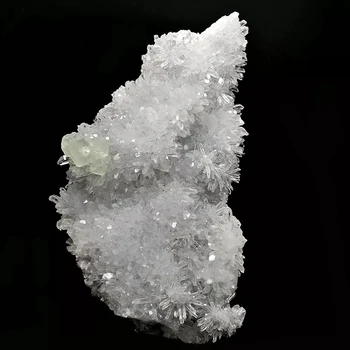 

Sichuan transparent Whitewater druse natural mineral crystals teaching specimen ornamental stone raw ore degaussing