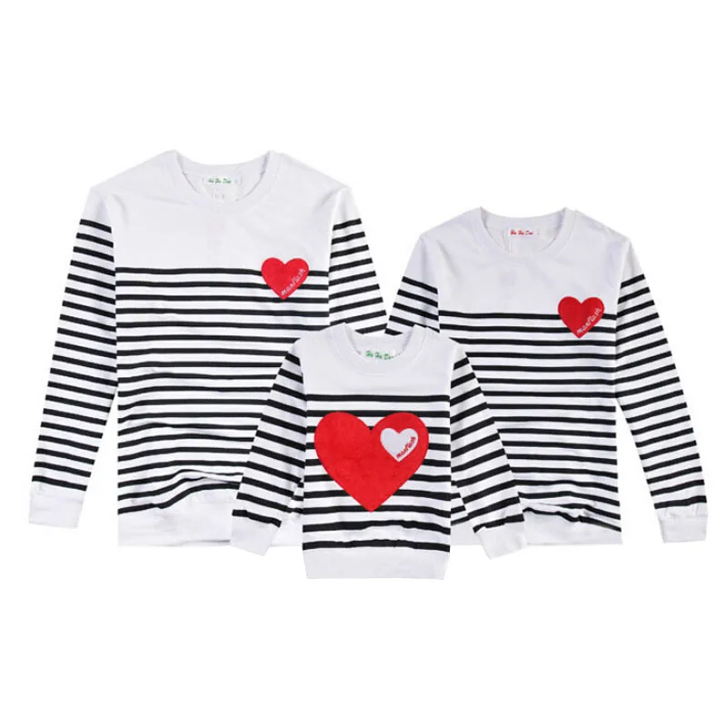 Весенне-осенняя футболка в полоску с длинными рукавами для папы и дочки; одежда для маленьких девочек и мальчиков; одинаковые комплекты для семьи; комплекты одежды для семьи