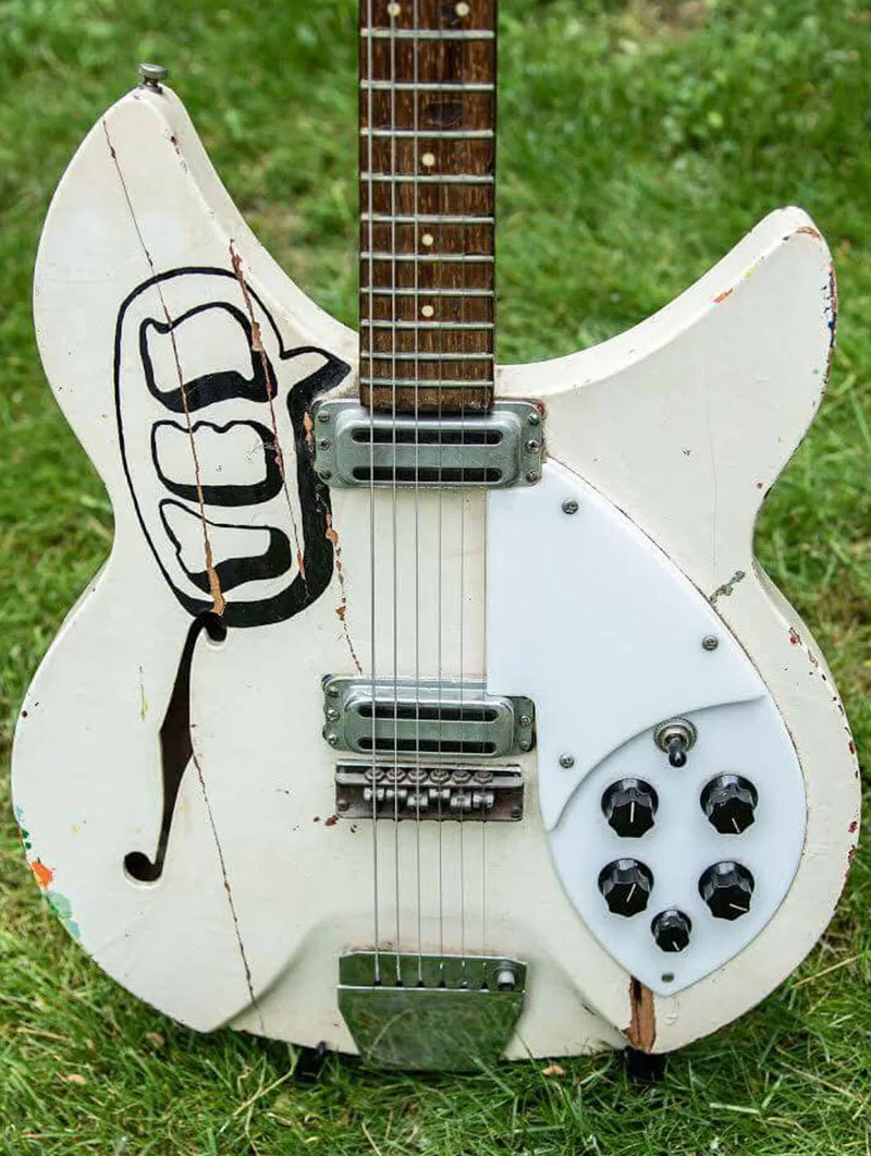 

Custom Shop,360 electric guitar,5 knobs, selector switch,F hole, Cream white body