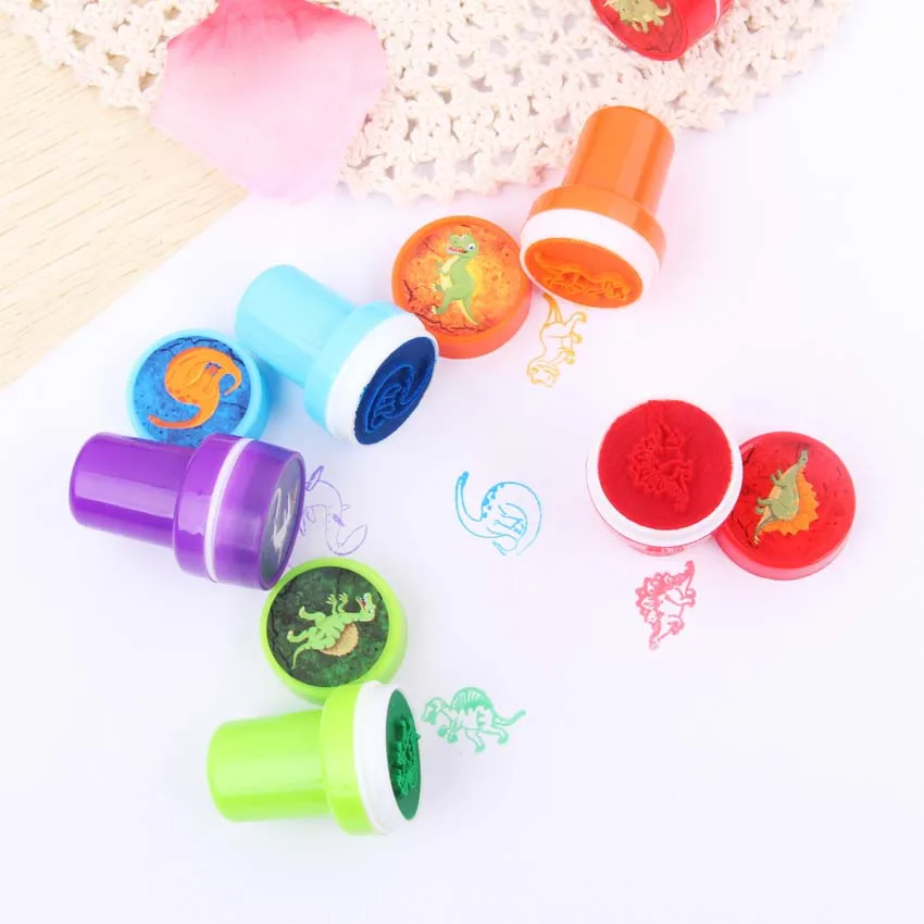 Cartoon Round Stamp Toys for Children 12pcs DIY Handmade Craft Students Stamps Toys Book Decro Teacher Seal Kids Art Toys