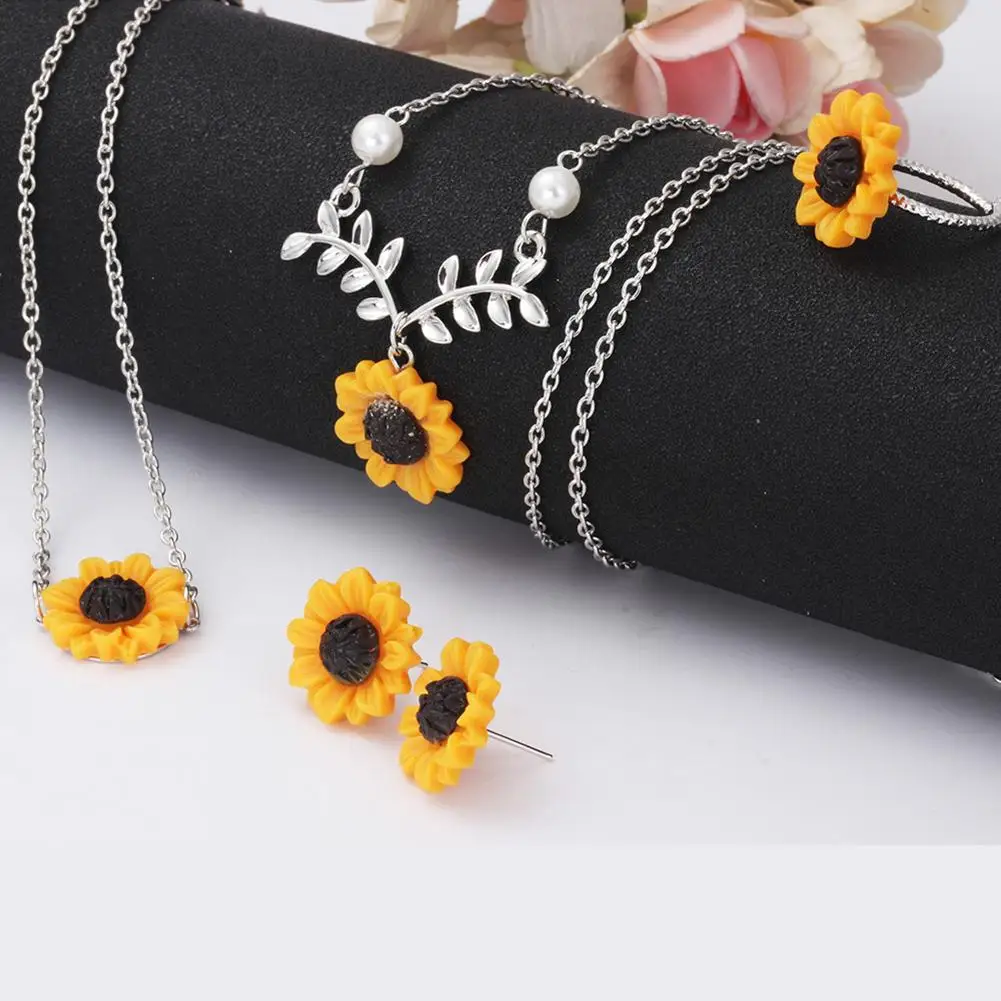

Personality Fashion Creative 5Pcs/Set Sunflower Alloy Pendant Necklace Stud Earrings Ring Bracelet Pearl Harajuku Jewelry Gift