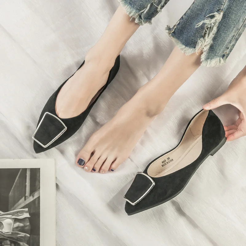 

2019 autumn new fashion simple solid color flat shoes women suede comfortable metal decorative casual shoes