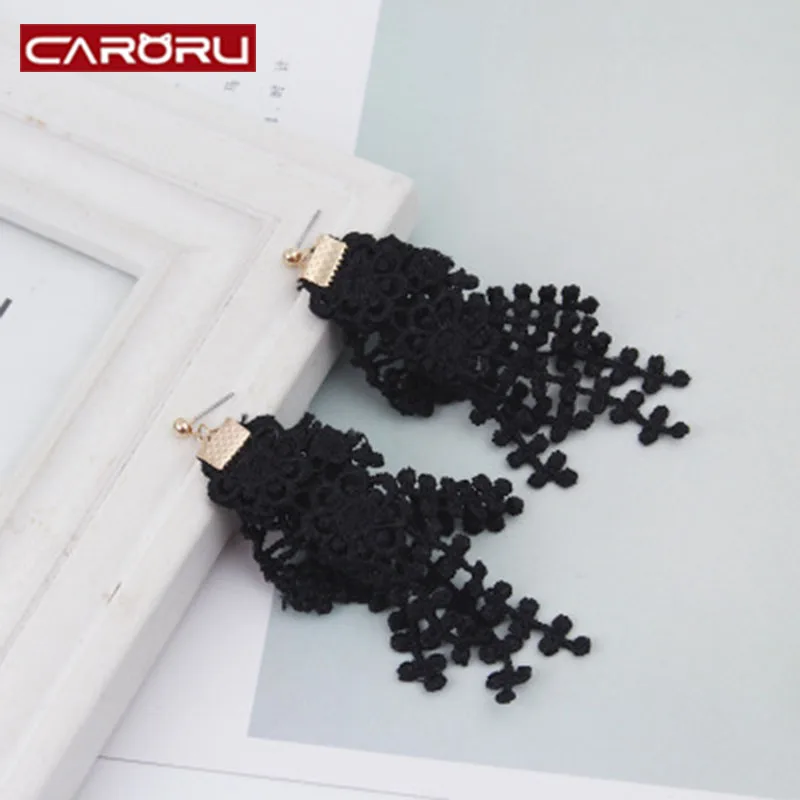CARORUTassel серьги черный белый цвет шелковой ткани длинные падение мотаться