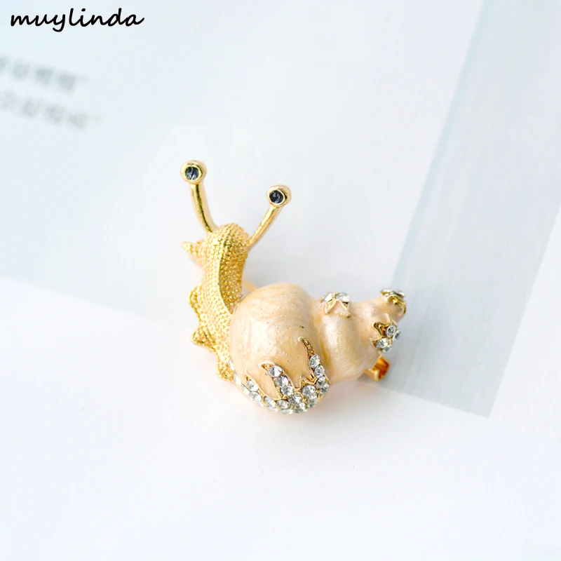 

muylinda Snail Enamel Pin Fashion Animal Rhinestone Pins And Brooches Jewelry Women Men Small Brooch Gift