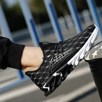 

2019 Running Shoes for Men Light Sports Sneakers Breathable Male Cheap White Black Low Top Lace-Up Korean Sneakers Size 39-47