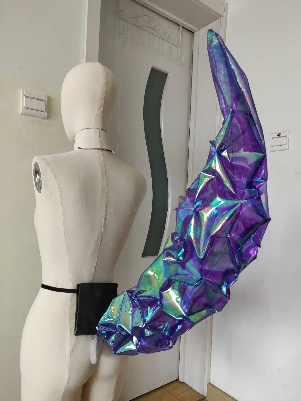 Anime cos 2019 LOL Ahri tail KDA Idol singer new skin kda tails shiny Nine-Tailed Fox Ahri cosplay props luminous tail Anime cos 2019 LOL Ahri tail KDA Idol singer new skin kda tails shiny Nine-Tailed Fox Ahri cosplay props luminous tail
