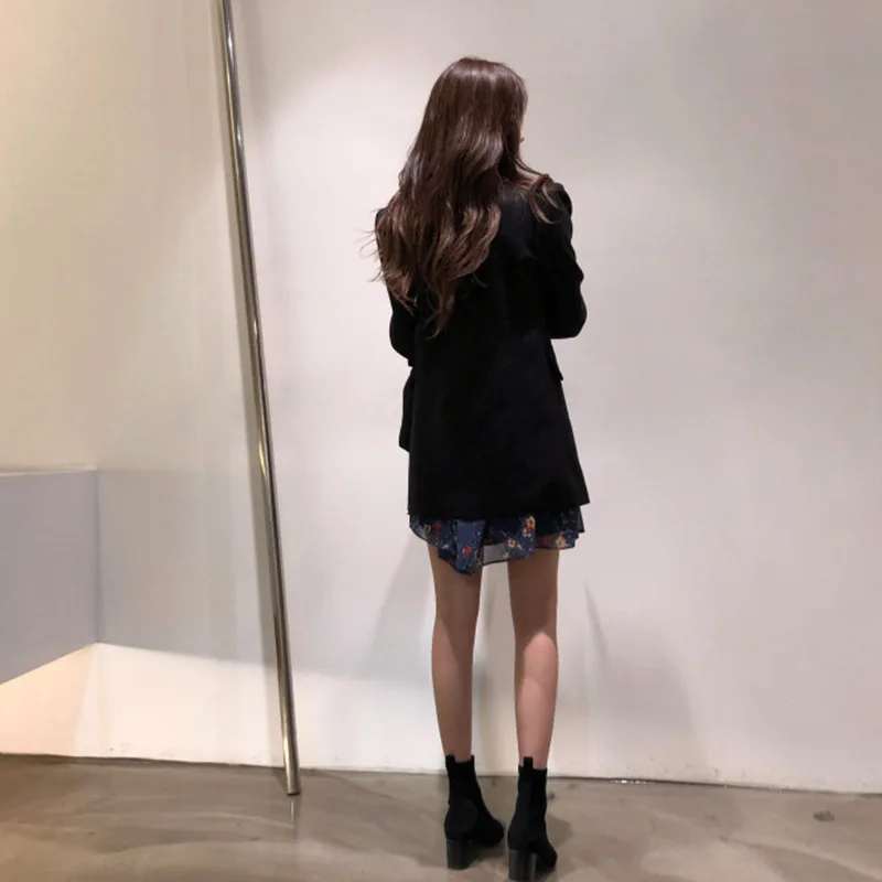 2019 New Korean Edition Spring Casual Temperament Suit Korean Version Doubles Buckle White Suit Tide Women Jackets and Coats 2019 New Korean Edition Spring Casual Temperament Suit Korean Version Doubles Buckle White Suit Tide Women Jackets and Coats