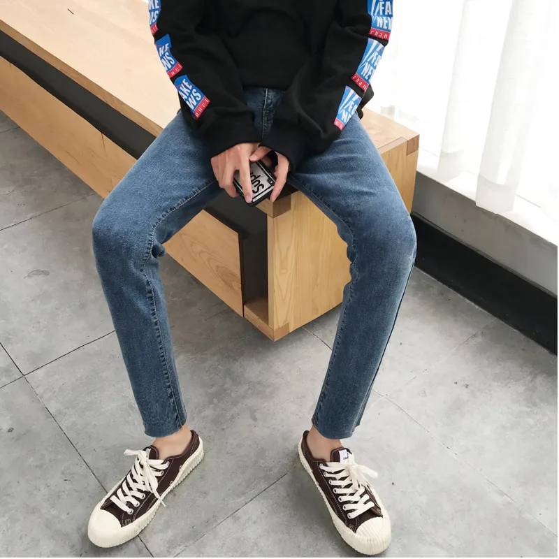 2018 Autumn New Men's Fashion Temperament Cotton Youth Personality Casual Self-cultivation Solid Color Wild Nine Points Jeans