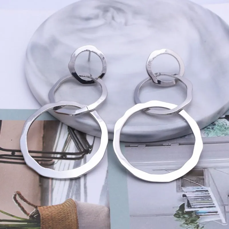 New Fashion Vintage Geometric Round Metal Earrings for Women Glossy Hollow 3 Cirlcles Statement Earrings Party Jewelry