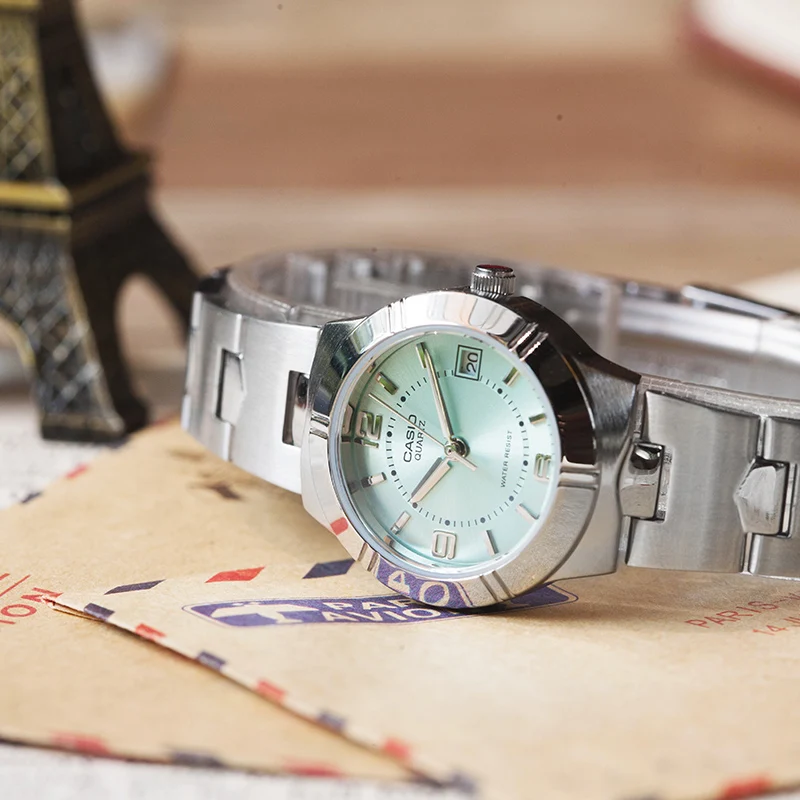 Часы Casio женские простой стальной ремень светильник зеленая маленькая пластина