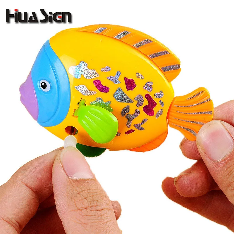Super Funny!!!Kid's Favorite Wind Up Clockwork Bath Toys Small Fish Baby Shower Swimming Pool