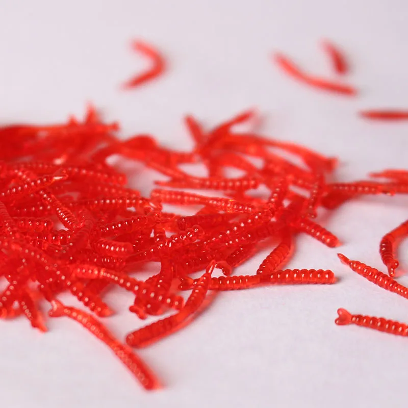 

50 pcs/lot Bloodworm Lure with Smell Attractive Fishing Tackle Accessory Crap Bait about 2cm Soft Pointed Tail Earthworm YE-129X