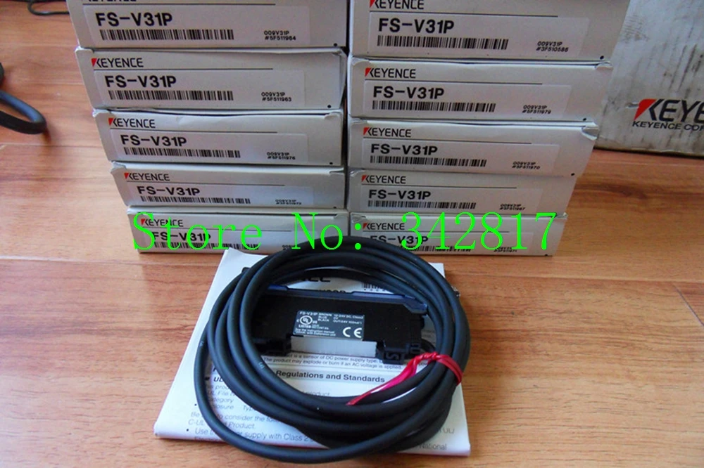 ONE NEW KEYENCE FS-V31 Fiber Amplifier
