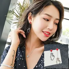 Новые серьги Модные ювелирные изделия полые асимметричные, чем сердце жесты серьги Brincos серьги женские аксессуары