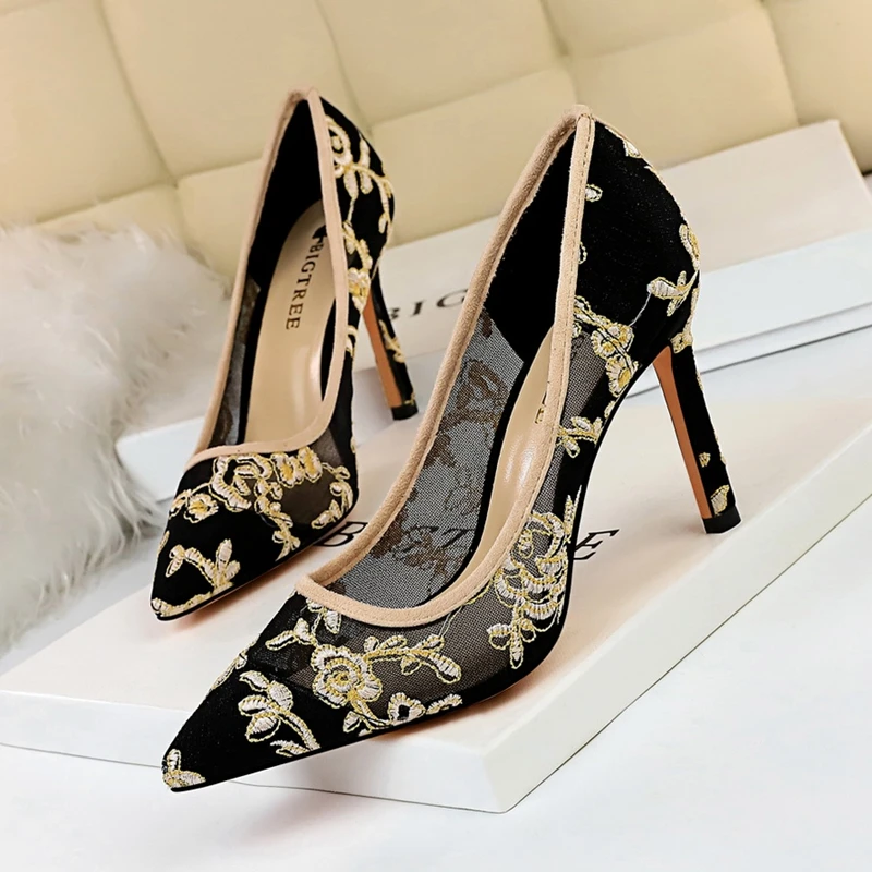 

2019 Spring Summer Sexy Women Pumps Pointed Lace High Heels Shoes Female Breathable Mesh Womens Heels Ladies Wedding Party Shoes