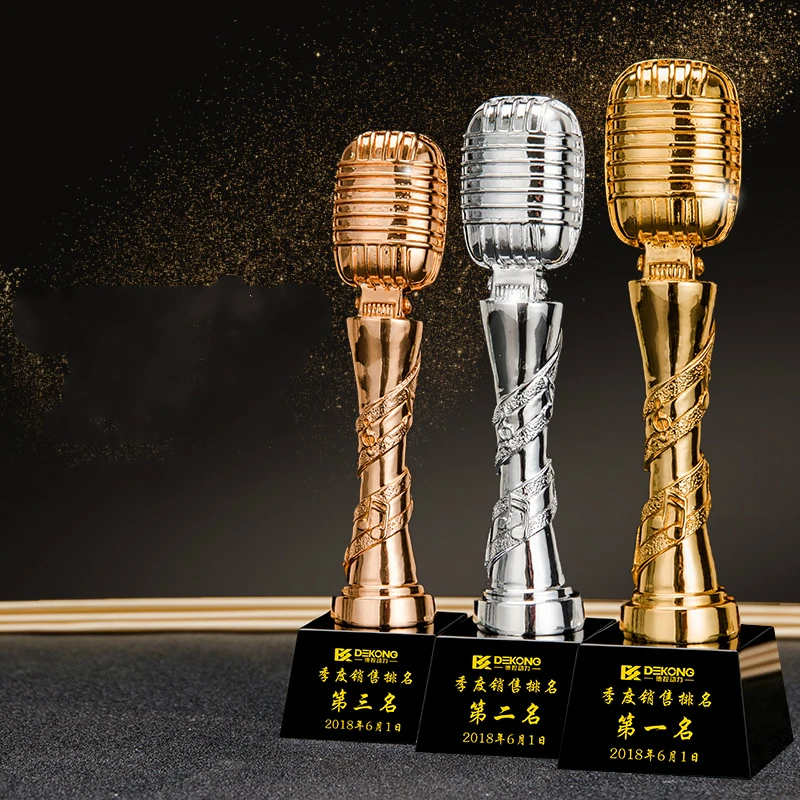 

Gold Microphone Trophy Customized Music Host Contest Souvenir Top Ten Singers Singing Competition And Speech Trophy Cup Award