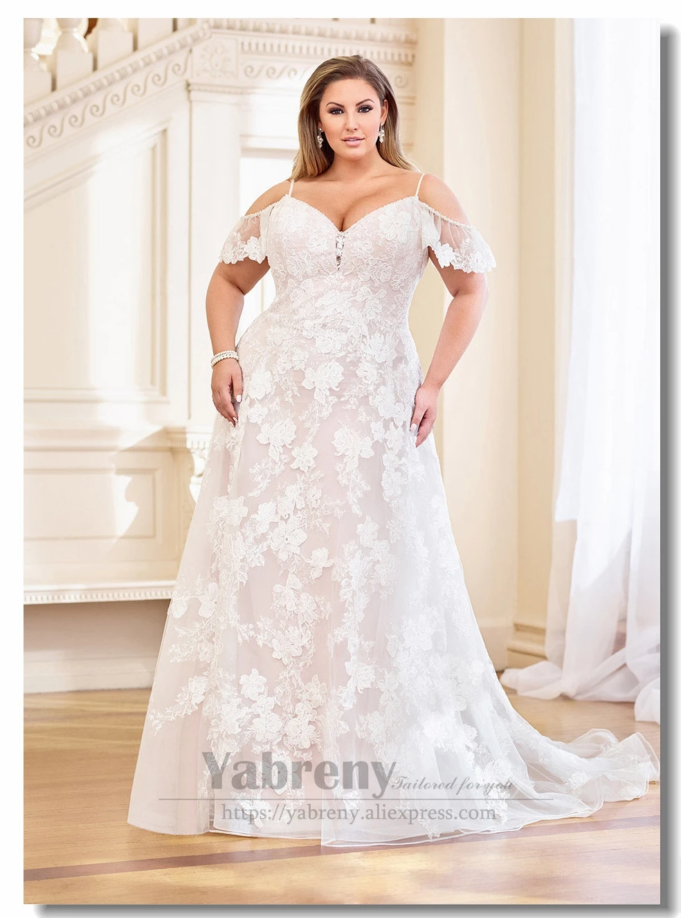 Plus Size Appliques Wedding dresses
