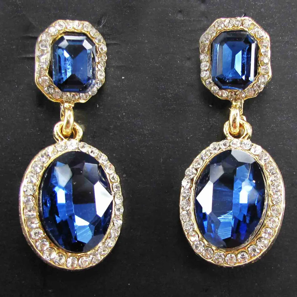 

Gorgeous HOOP Women's fashion earrings New arrival brand sweet metal with gems stud crystal earring for women girls