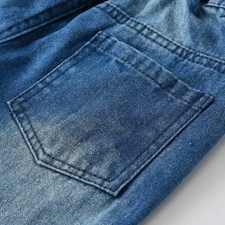 6993958019_189211899