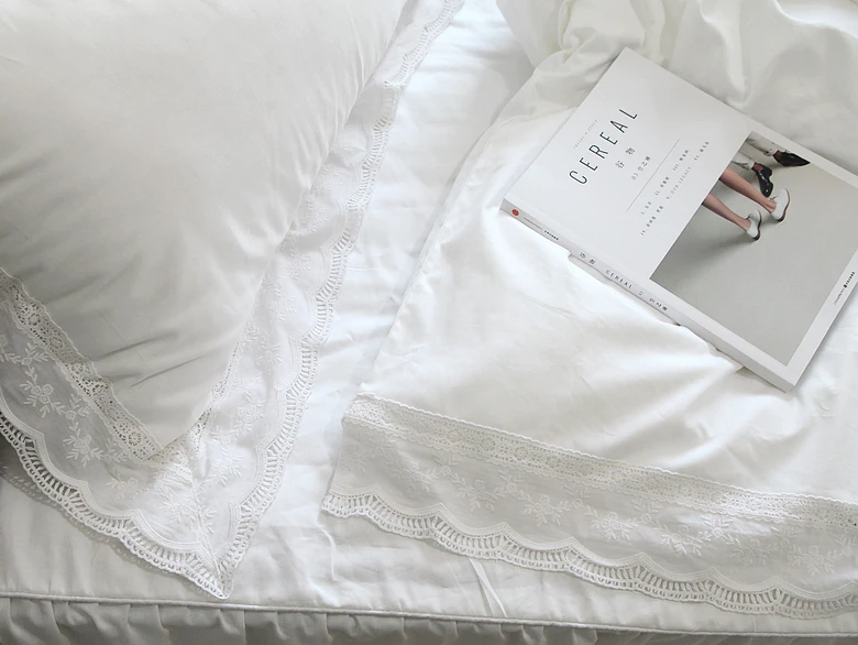 Топ постельных принадлежностей элегантный Вышивка Кружева рюшами пододеяльник удобные постельные принадлежности Белый постельное белье доступен на заказ постельный комплект