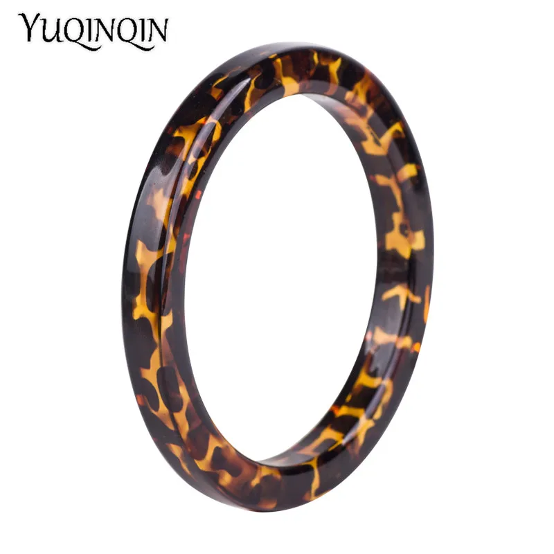 

Vintage Acrylic Cuff Fashion Bracelets Bangles for Women 2018 New Black Spot Resin Bracelets Female Simple Charm Party Jewelry