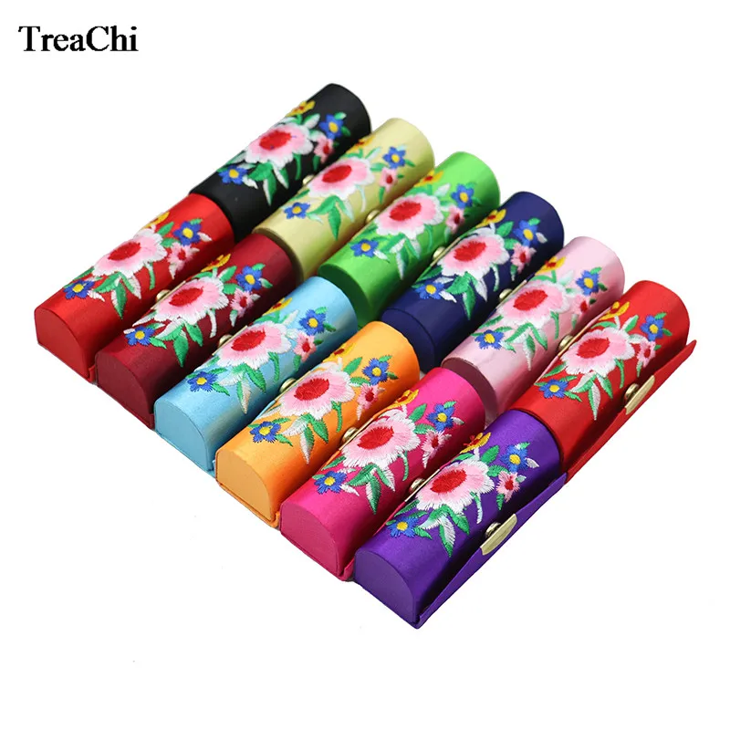 

Cute Mini Premium Embroidery Flower Brocade Lipstick Case Portable Lipstick Box With Mirror Pendant Jewelry Carrying Button Box