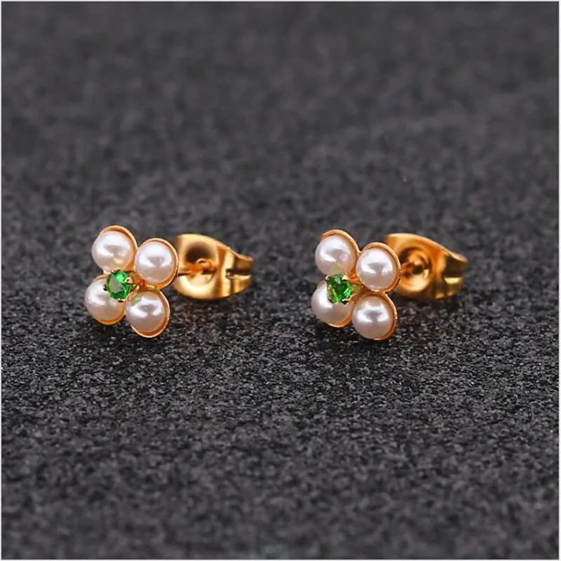 

Titanium With Pearl Zircon Beauty Stud Earrings For Women 1108