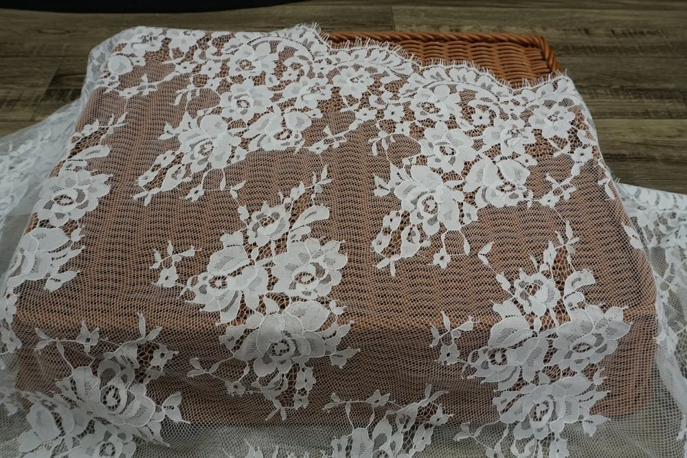 Lucy Lace Boutique 150x300 см/шт. Хорошее качество свадебное платье кружевная ткань с белыми и черными цветами ресницы кружева шантильи