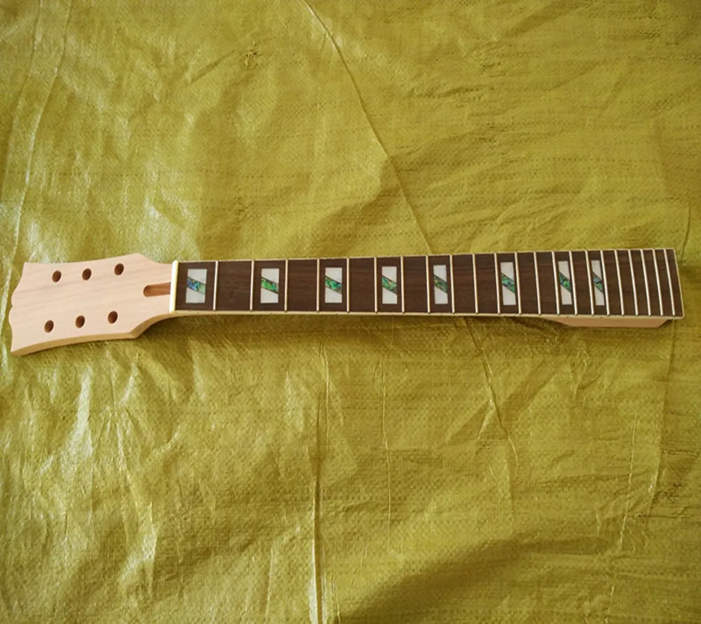 

High-grade unfinished guitar neck.Strong electric guitar neck