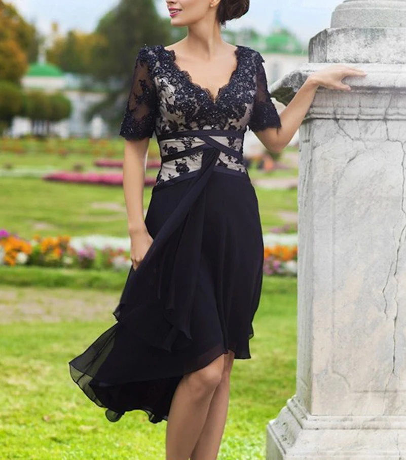 Elegant Navy Blue Mother of the Bride Dresses with Short Sleeves Short