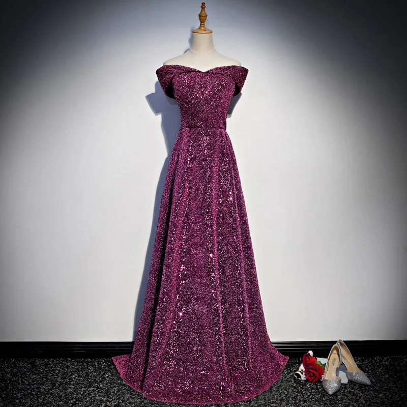 Знаменитости сексуального коктейльного к требованиям заказчика Сверкающие