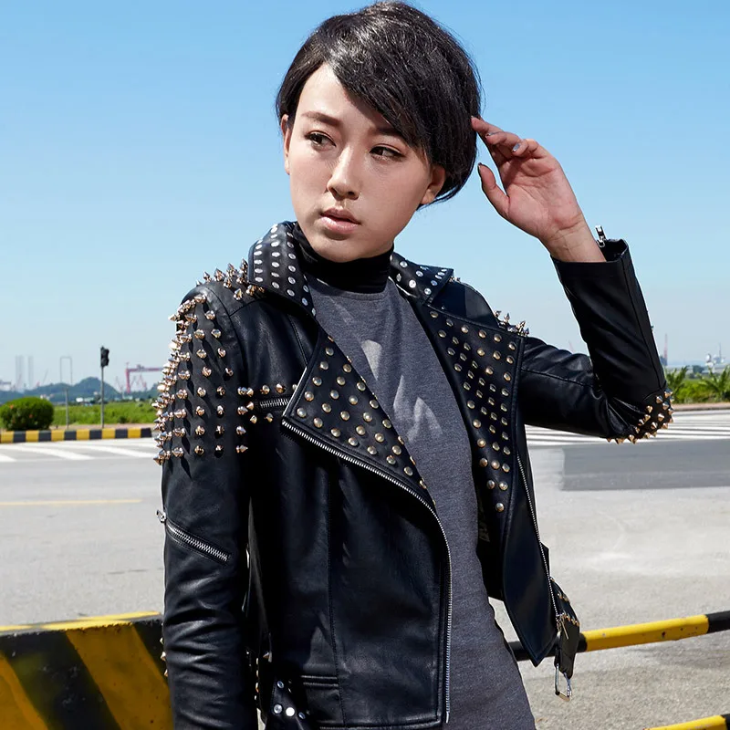 Топ бренд новая Корейская женская мотоциклетная кожаная куртка женская куртка тонкая куртка с заклепками PU куртка большого размера