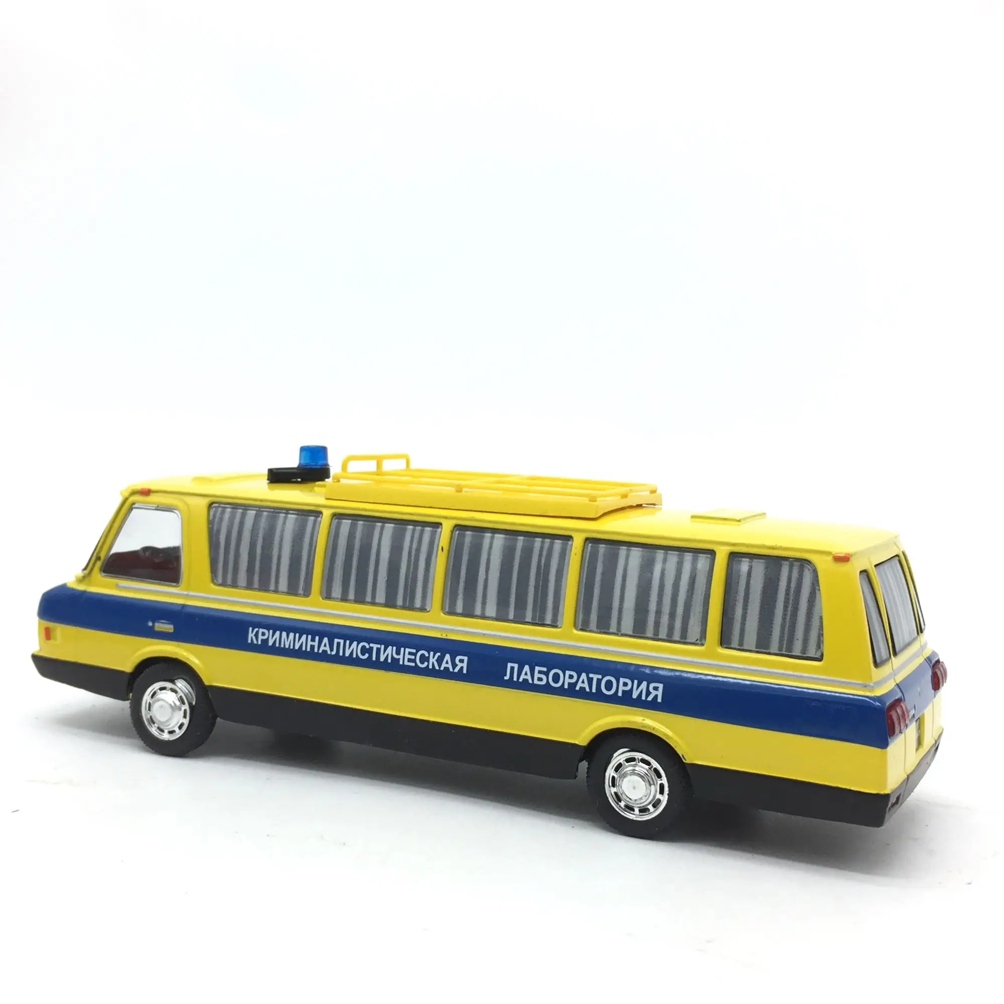 Модель автомобиля из автобусного сплава в масштабе 1:43 советский период