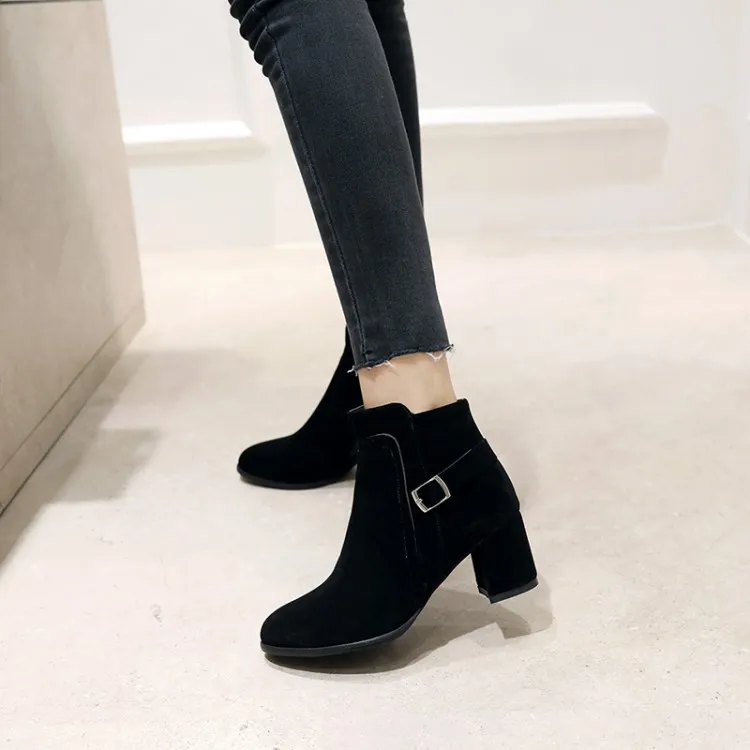 

Big Size 11 12 13 14 15 16 17 Ma'am Coarse heel Short boots Pure color Metal decoration Boot barrel Suede high-heeled boots