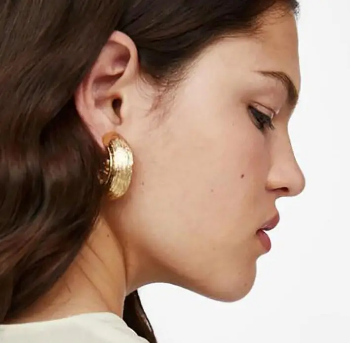 

2019 Limited Earing Fashion Big Earrings Temperament Character Joker Contracted Half Circle Manufacturers Selling A Undertakes