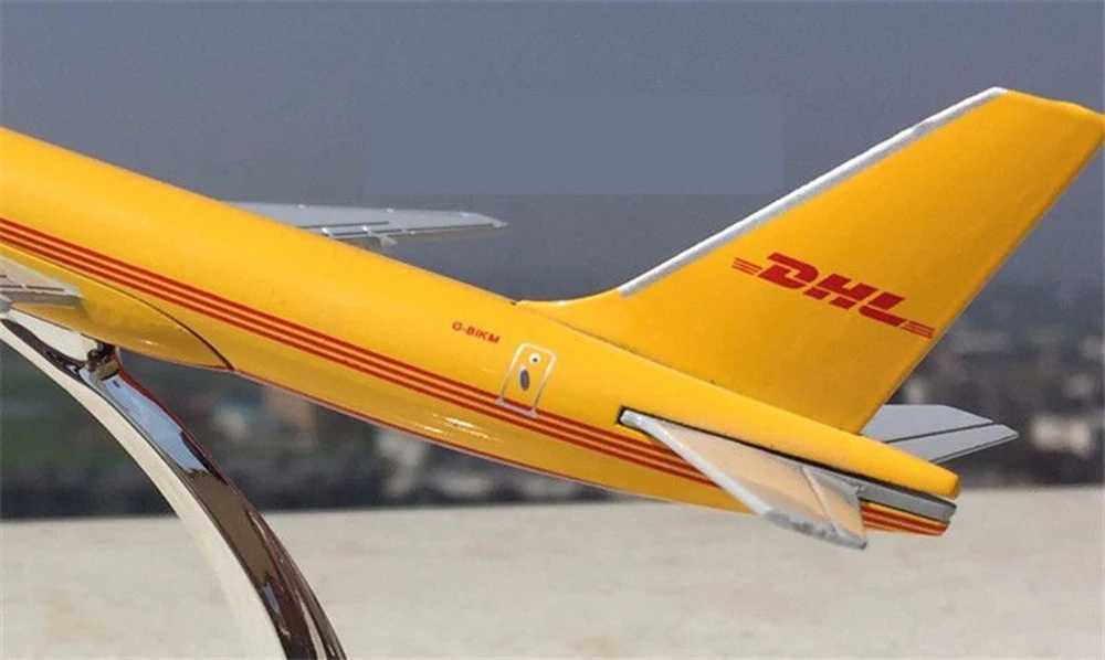 1:400 детские игрушки Боинг 757 200 B757 экспресс доставка DHL самолёт 1/400 желтый литые
