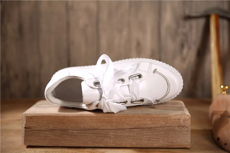 ; белые мягкие туфли из натуральной кожи с круглым носком в британском стиле; женские кроссовки; обувь с квадратными отверстиями