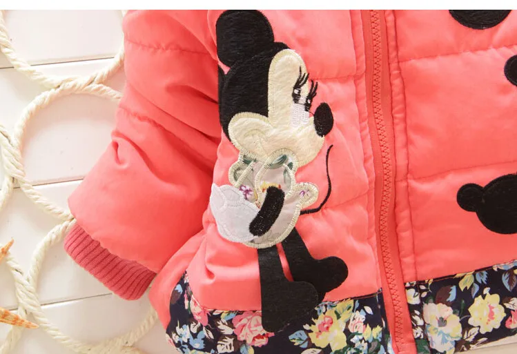 Новинка; куртка для маленьких девочек с Минни Маус; хлопковое теплое зимнее пальто для мальчиков с Микки Маусом; милая детская верхняя одежда с капюшоном; детская одежда